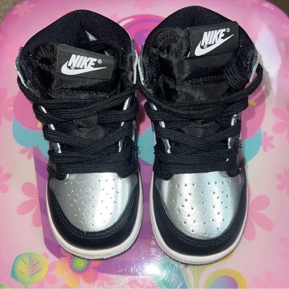 Jordan 1 High OG (Silver Toe)